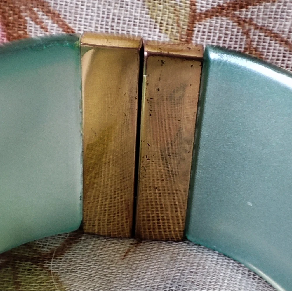 Icy Frosted Light Aqua Blue Moonglow Lucite Clamper Vintage Gold Tone Bracelet